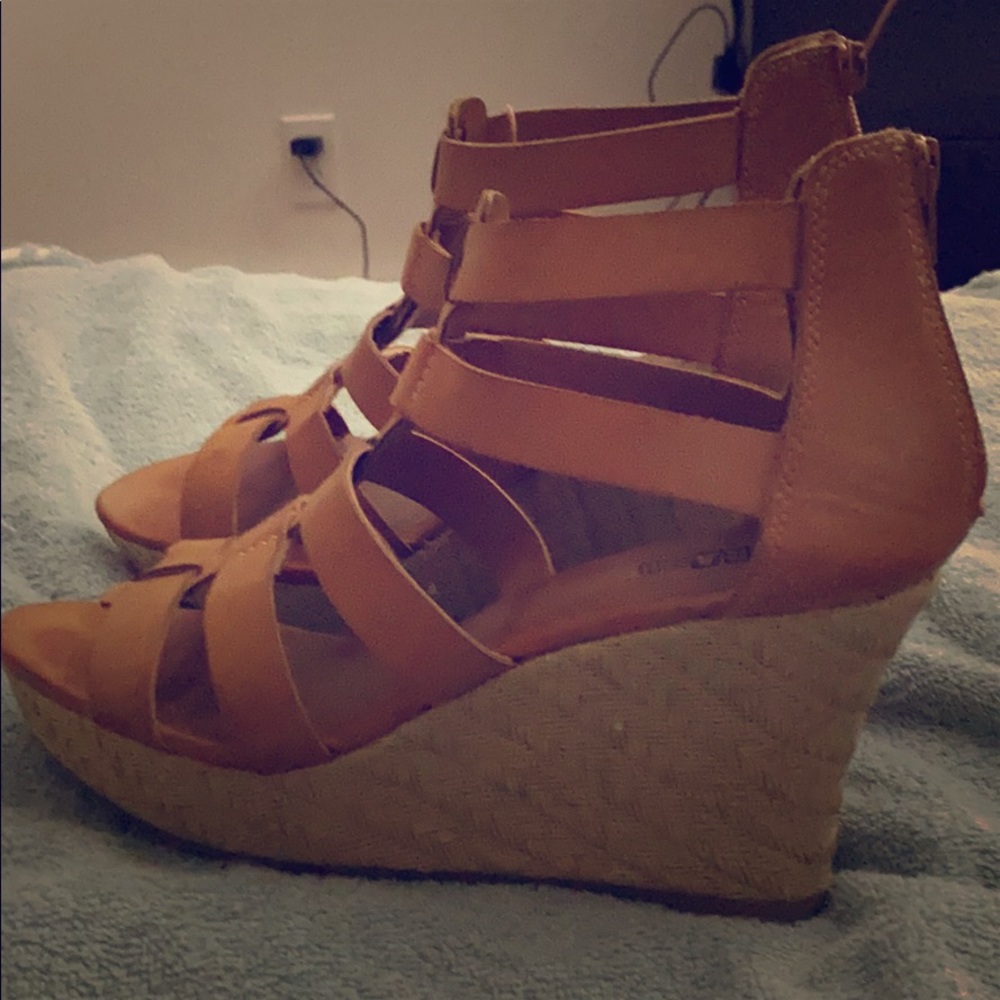 Brash detail wedge heels